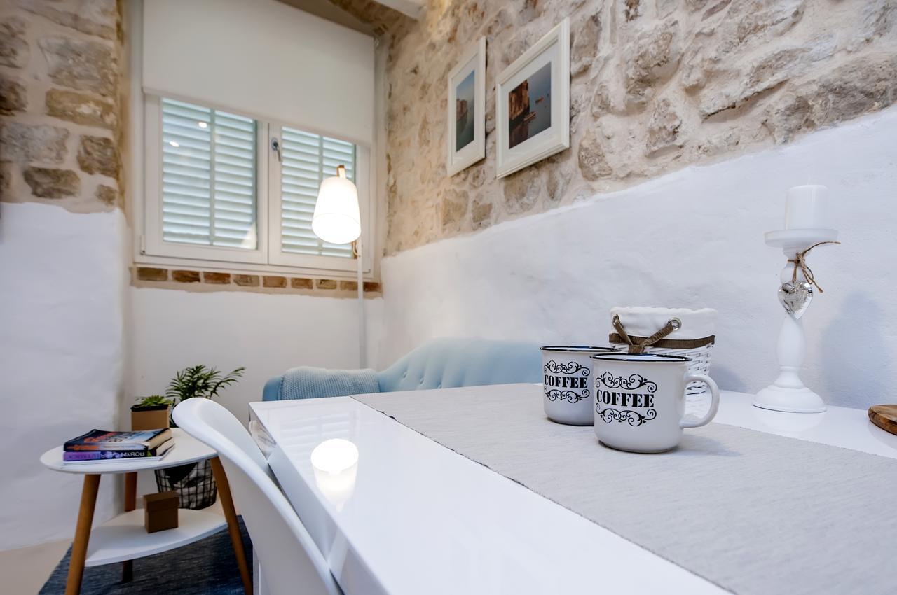 Luna Rooms And Studios Ровинь Экстерьер фото