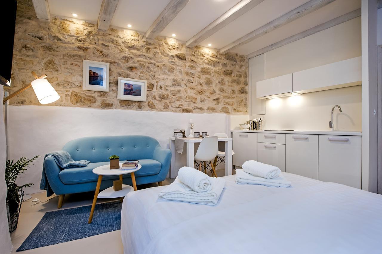 Luna Rooms And Studios Ровинь Экстерьер фото