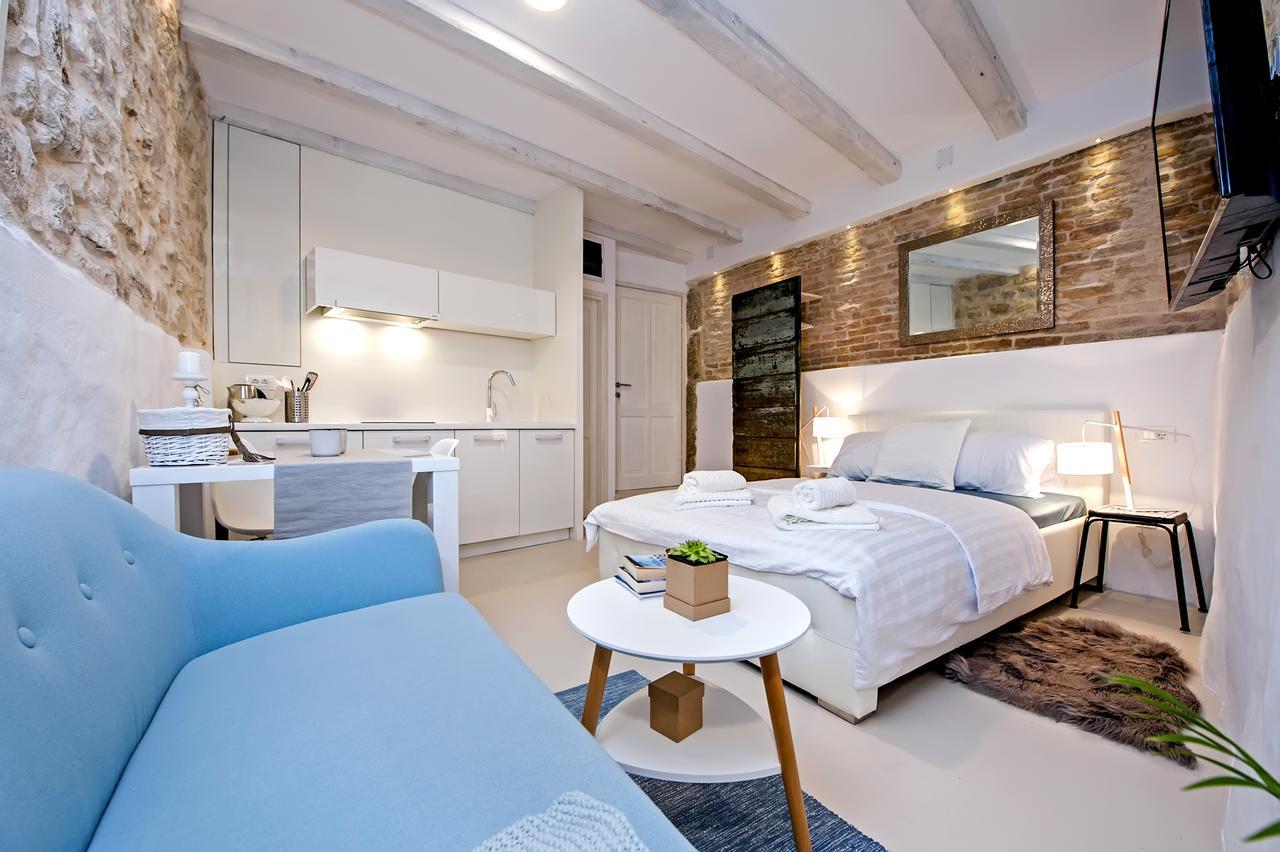 Luna Rooms And Studios Ровинь Экстерьер фото
