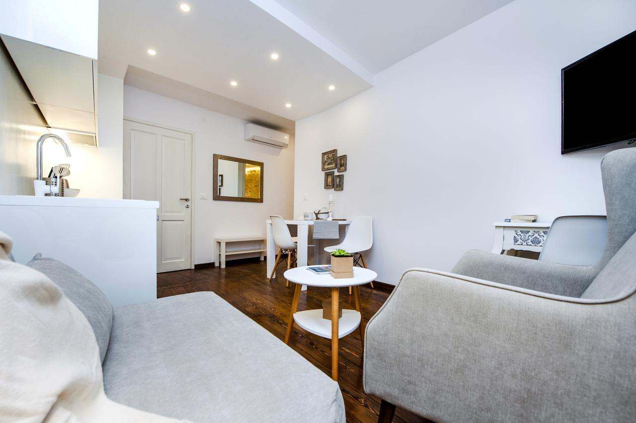 Luna Rooms And Studios Ровинь Экстерьер фото